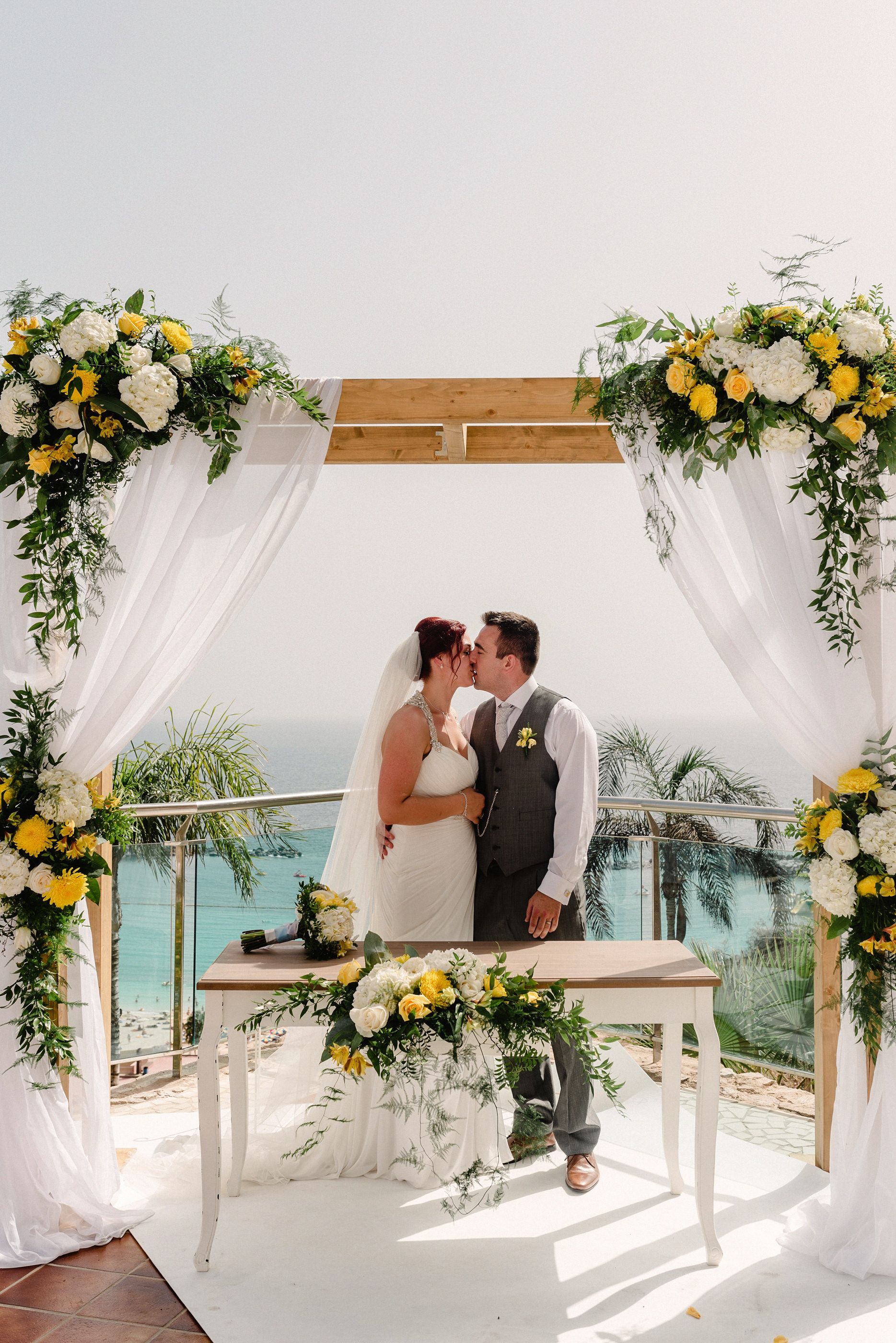 Couple kissing-wedding